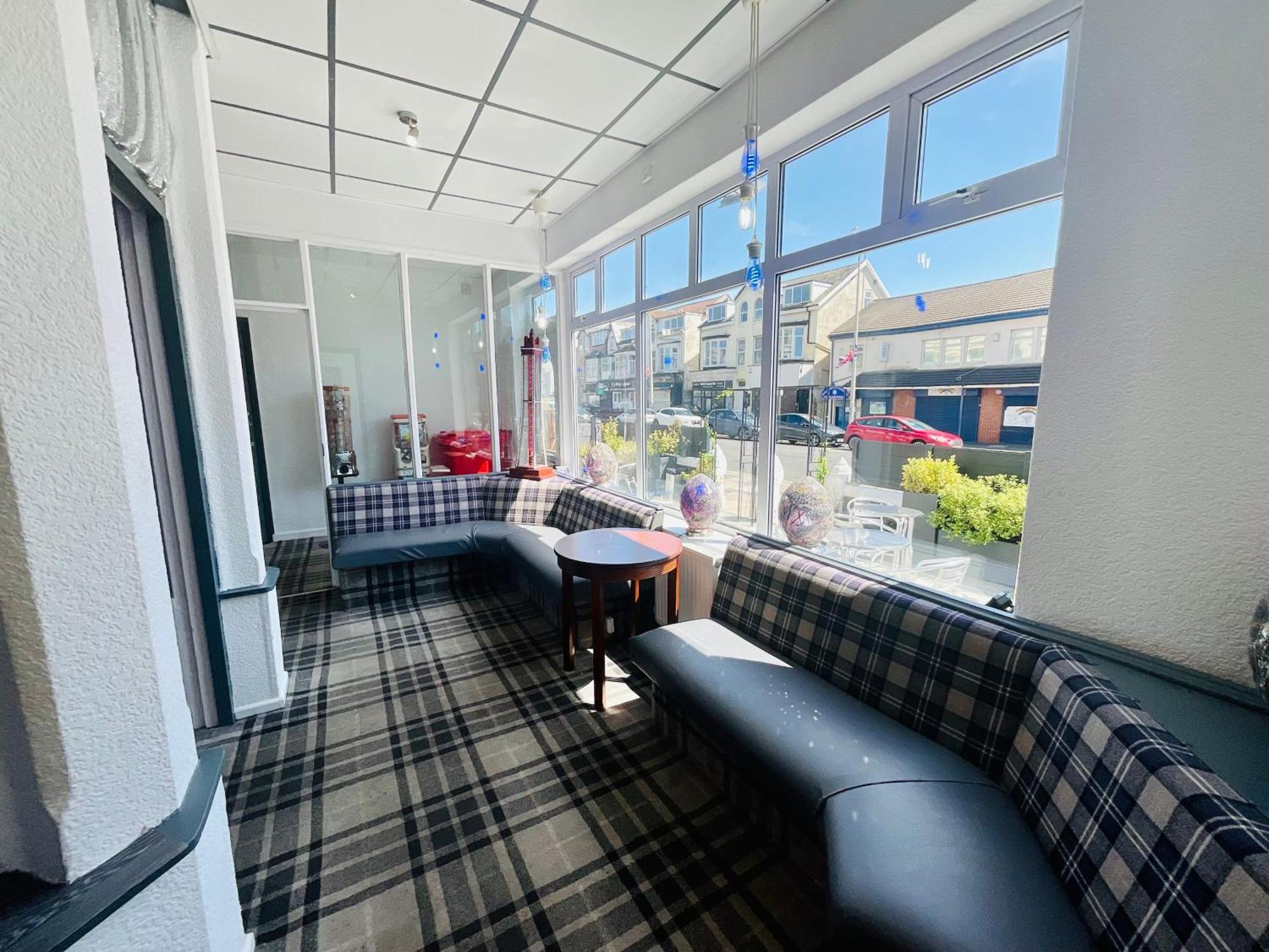 The Danescourt Hotel Blackpool Exterior photo